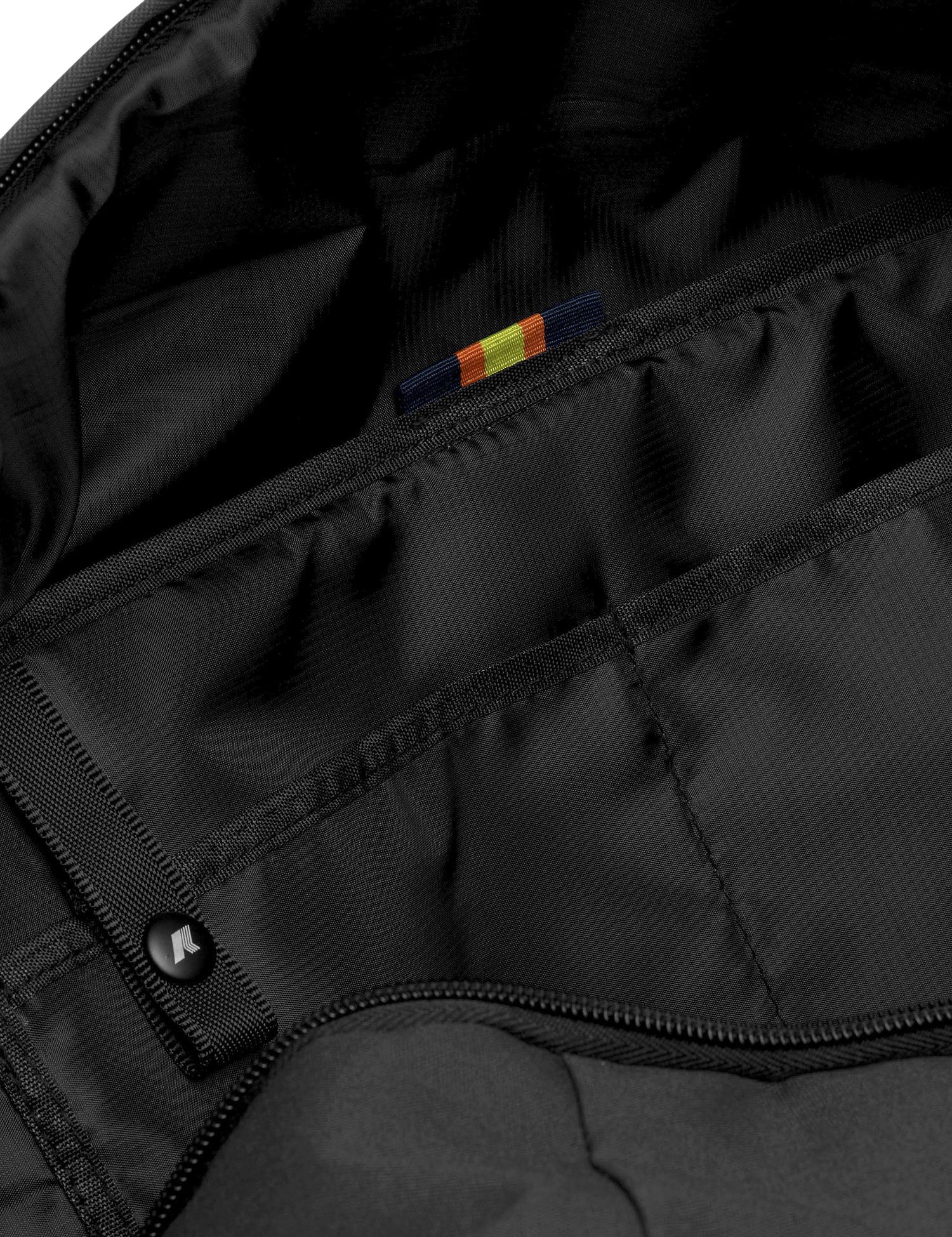 BORSA K-WAY MAXEN NERA IN NYLON IMPERMEABILE E IDROREPELLENTE CON MANICI IN TESSUTO