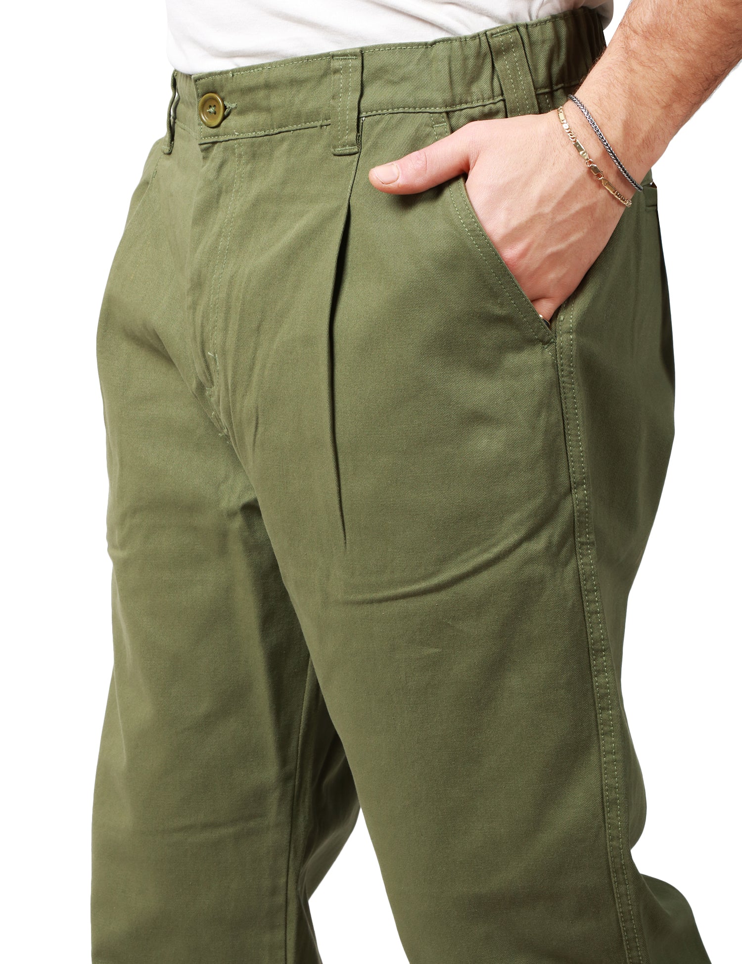 PANTALONE UOMO SERVICE WORKS OLIVA IN COTONE DRILL BIOLOGICO CON GAMBA A PALLONCINO E PIEGA DAVANTI