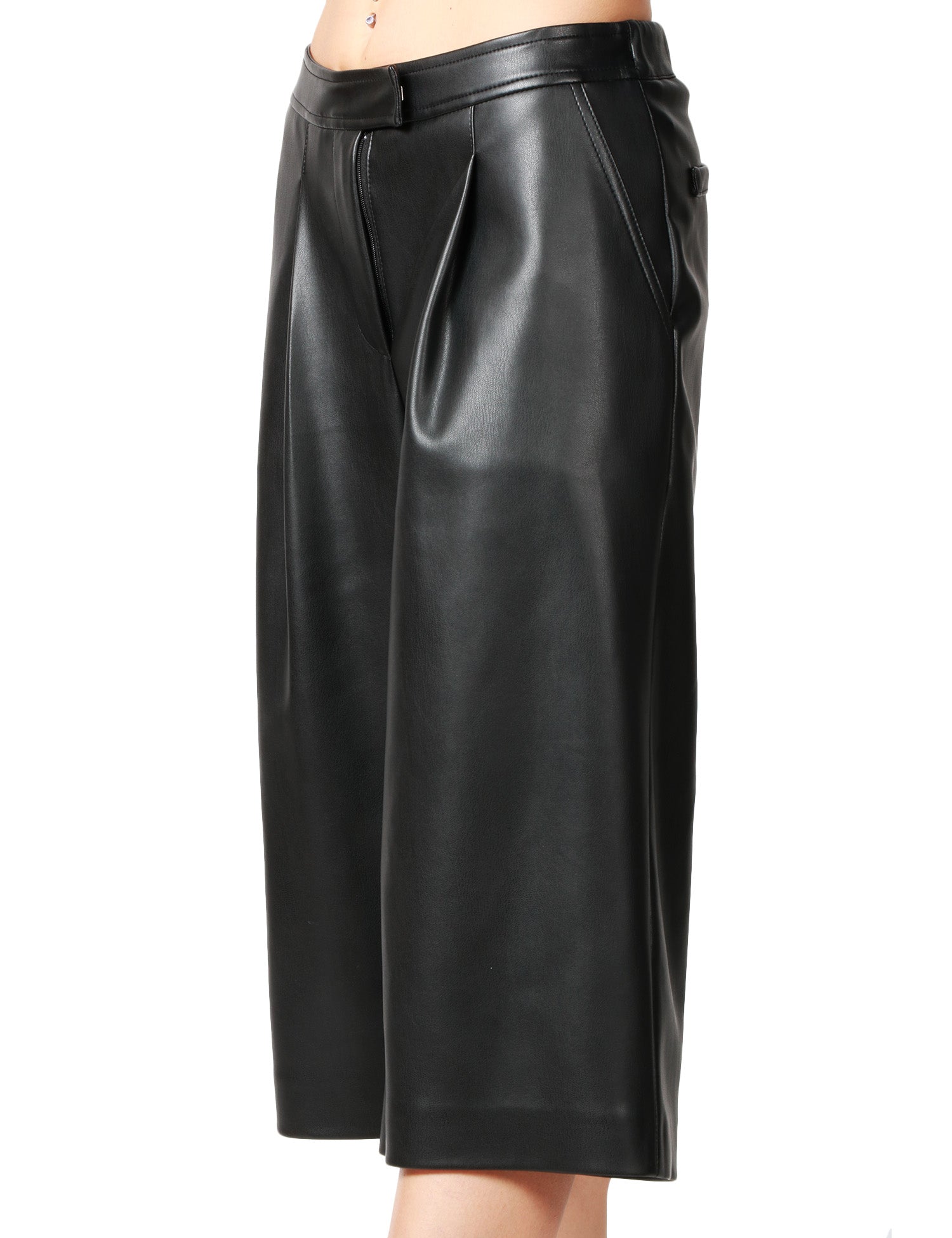 BERMUDA DONNA ALPHA STUDIO NERO IN ECOPELLE A VITA ALTA CON PENCES DAVANTI