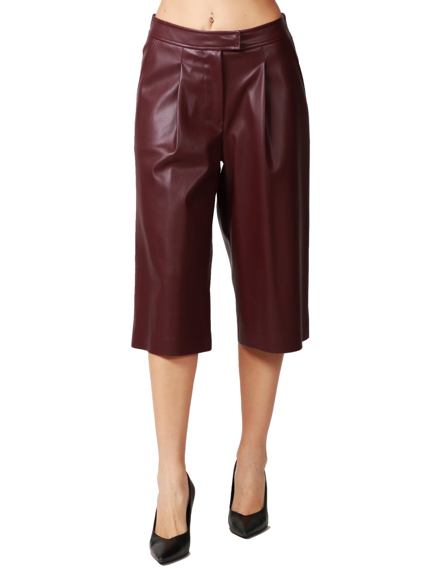 BERMUDA DONNA ALPHA STUDIO CILIEGIA IN ECOPELLE A VITA ALTA CON PENCES DAVANTI