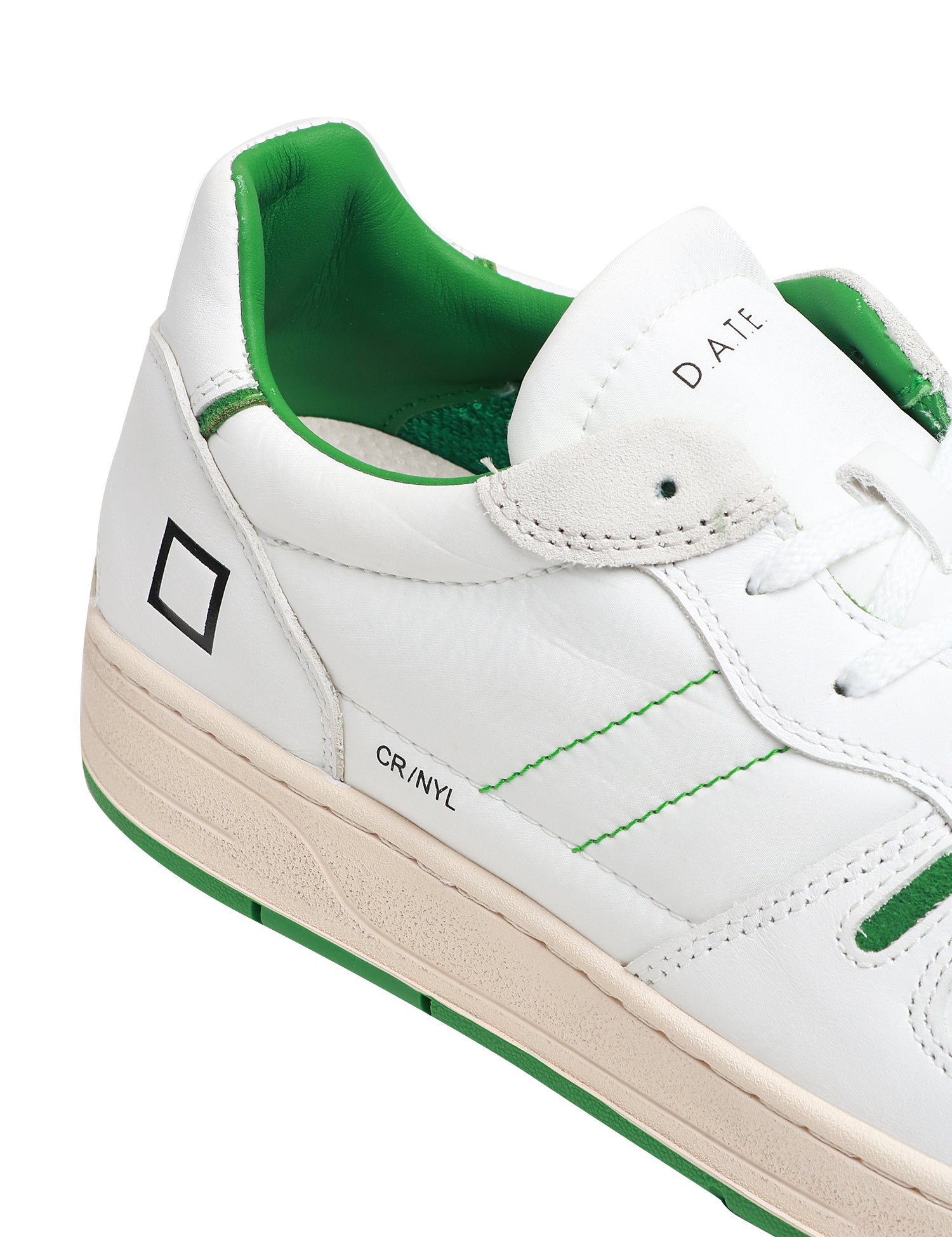 SCARPA UOMO D.A.T.E. BIANCO/VERDE COURT 2.0 NYLON IN PELLE CON DETTAGLI IN SUEDE DI COLORE VERDE E SUOLA IN GOMMA BICOLORE