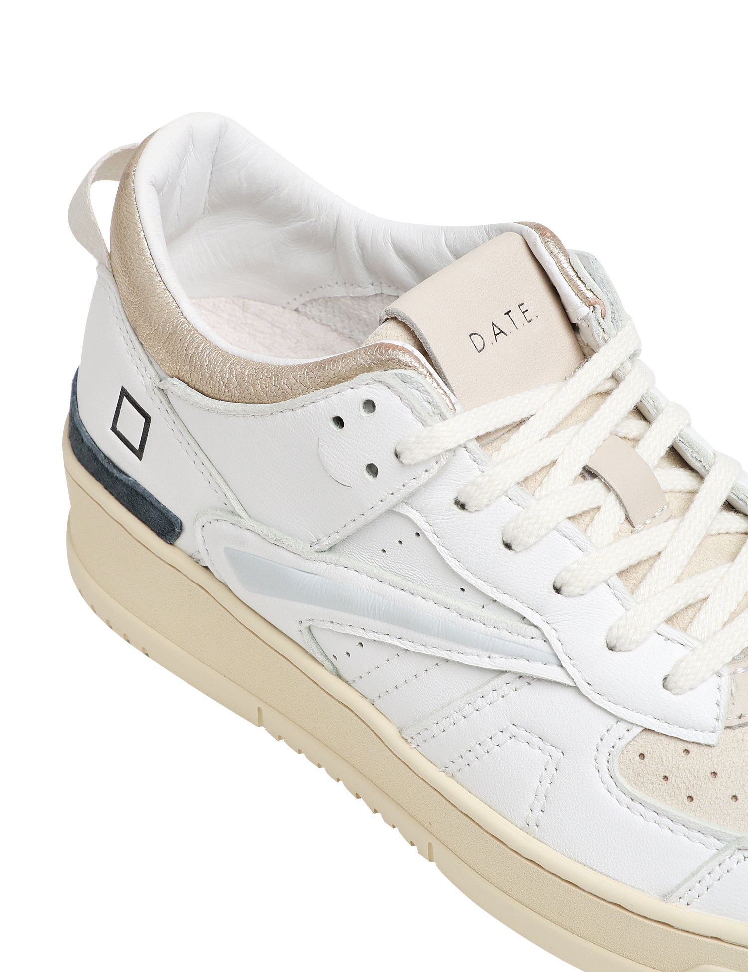 SCARPA UOMO D.A.T.E. BIANCA/BEIGE TORNEO SHINY CON DETTAGLI IN PELLE E CAMOSCIO BEIGE