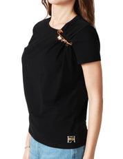 T-SHIRT DONNA ELISABETTA FRANCHI NERA IN JERSEY DI COTONE CON SPILLA GIOIELLO