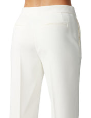 PANTALONE DONNA ELISABETTA FRANCHI AVORIO SLIM CON SPACCHETTI AL FONDO GAMBA E DETTAGLIO GIOIELLO SUL PASSANTE