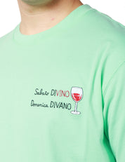 T-SHIRT UOMO MC 2 SAINT BARTH VERDE CON RICAMO "SABATO DIVINO DOMENICA DIVANO" E RICAMO LOGO SULLA MANICA