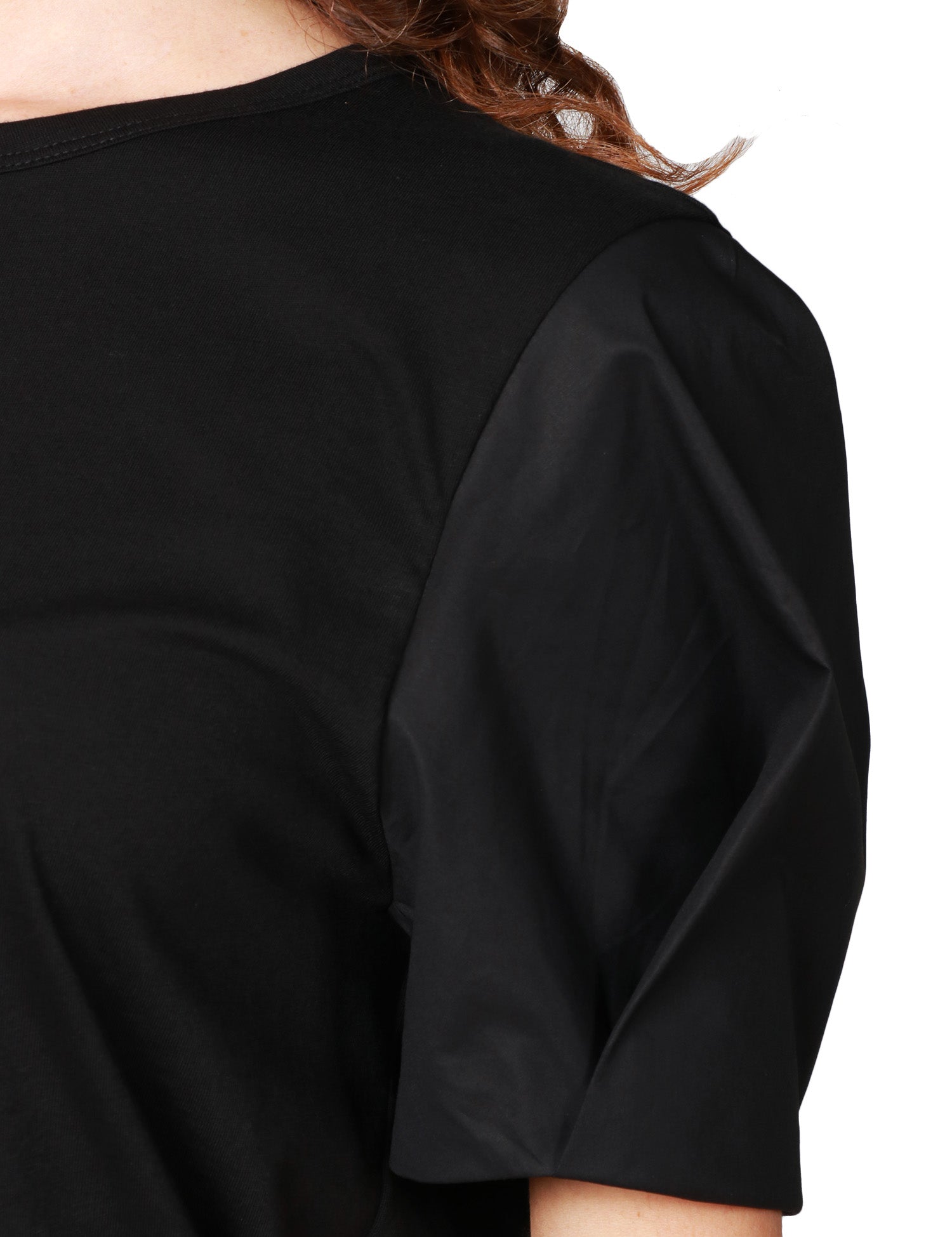 T-SHIRT DONNA SEVENTY NERA CON MANICA A PALLONCINO IN JERSEY COTONE E POPELINE