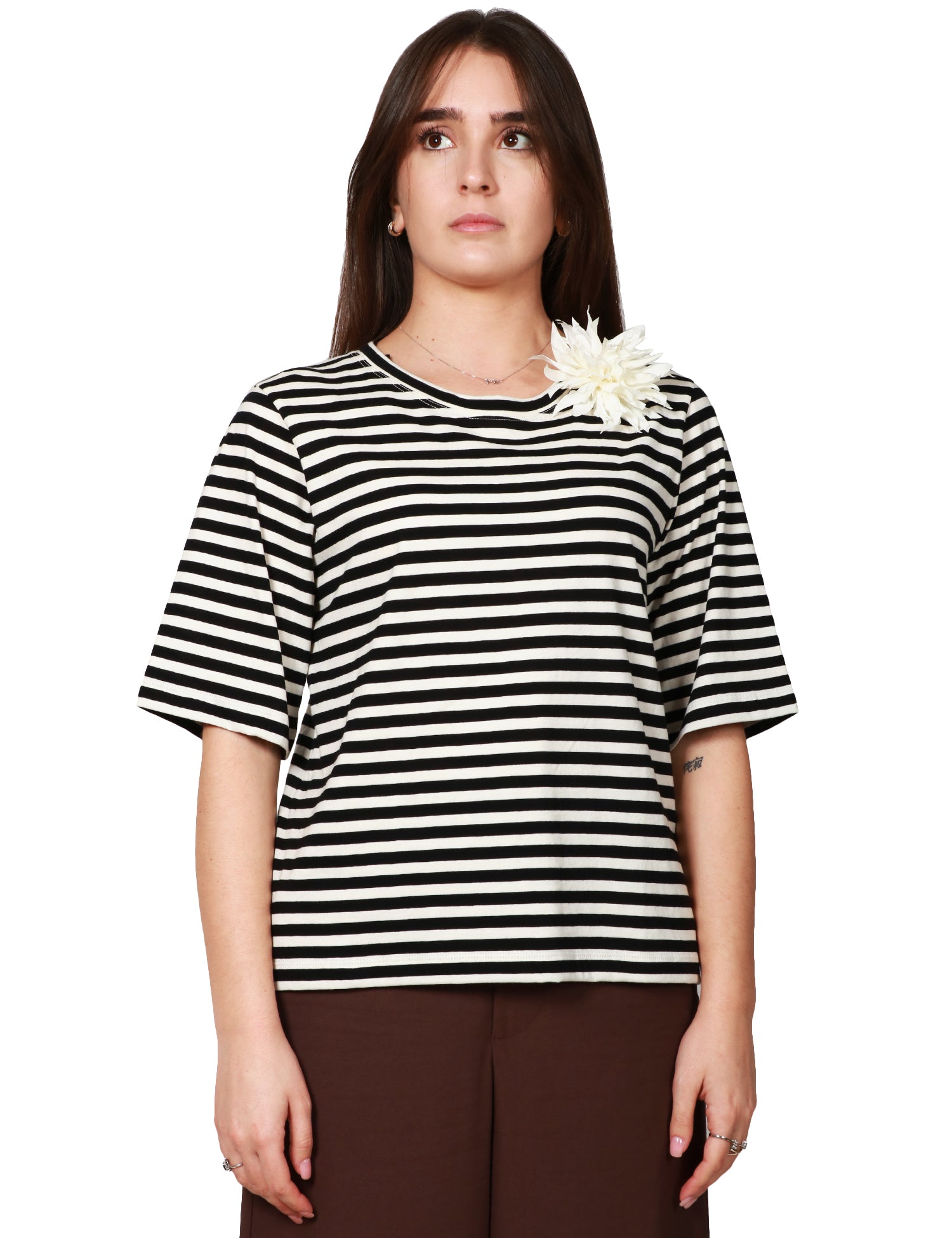 T-SHIRT DONNA SEVENTY NERO/PANNA A RIGHE IN JERSEY DI COTONE CON SPILLA FLOREALE