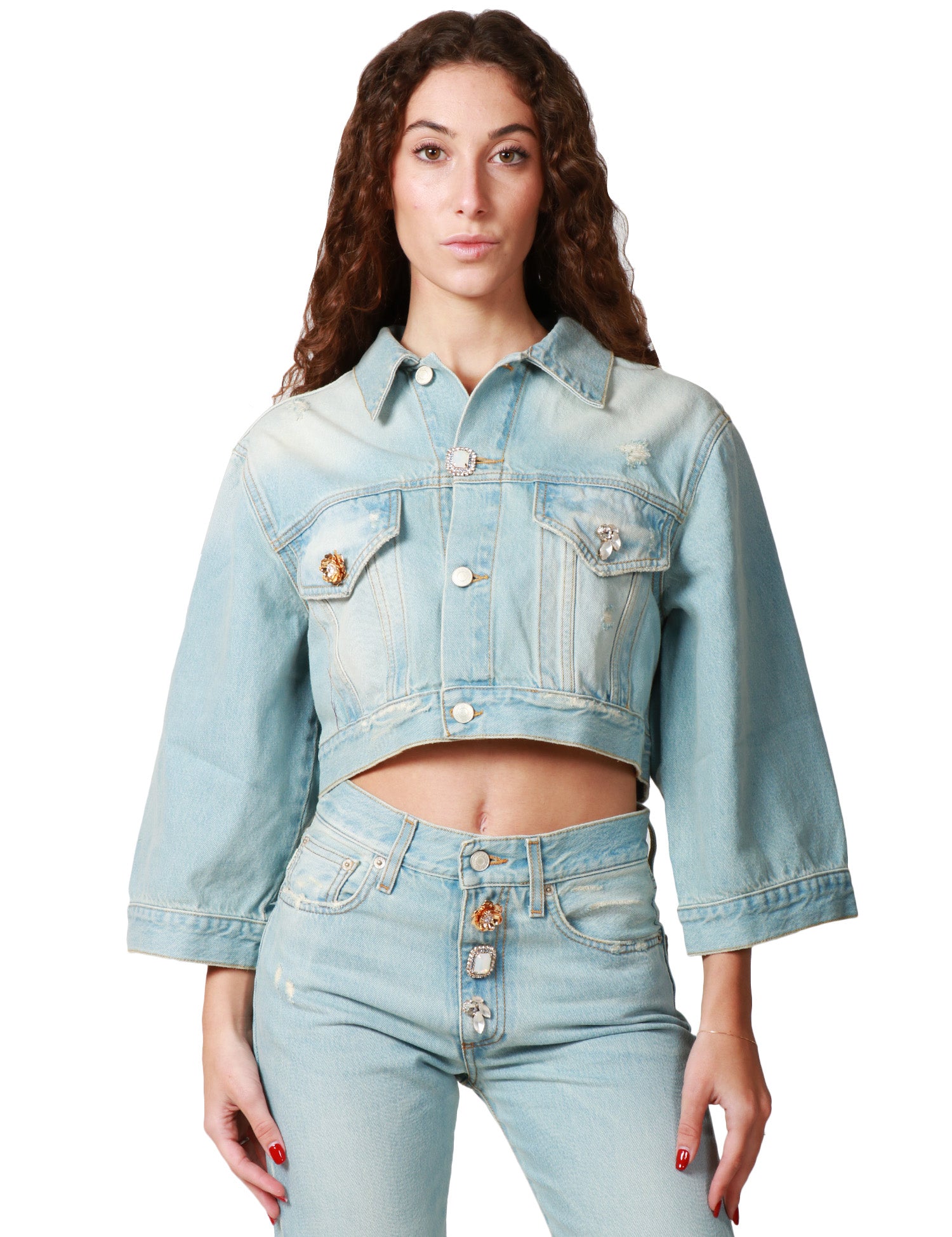 GIUBBOTTO DONNA VICOLO DENIM CHIARO CROPPED CON TASCHE DAVANTI E BOTTONI GIOIELLO