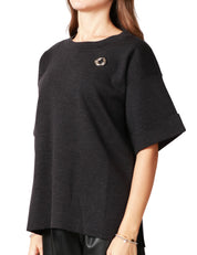 MAGLIA DONNA ALPHA STUDIO ANTRACITE OVER A MEZZA MANICA CON DETTAGLIO GIOIELLO SUL PETTO