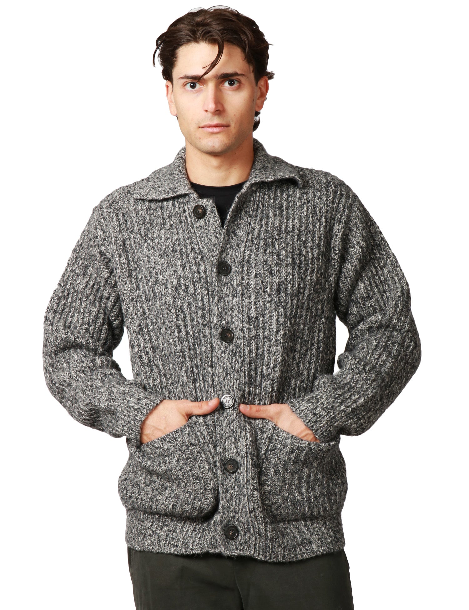 CARDIGAN UOMO ATOMOFACTORY ANTRACITE CON COLLETTO, BOTTONI E TASCHE IN MAGLIA DI LANA A COSTA INGLESE