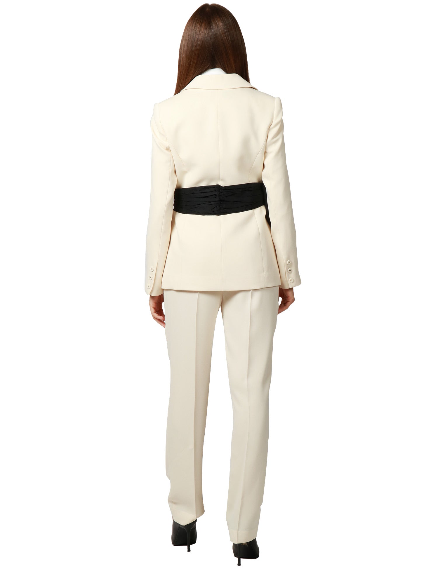 COMPLETO DONNA CARLA RUIZ NATURAL CON MAXI FIOCCO NERO SULLA GIACCA E PANTALONE DRITTO