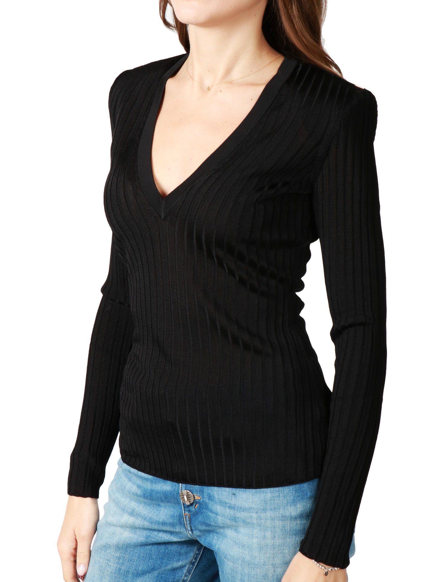 MAGLIA DONNA ELISABETTA FRANCHI NERA IN FILATO DI VISCOSA A COSTECON SCOLLO A V E DETTAGLI LOGO