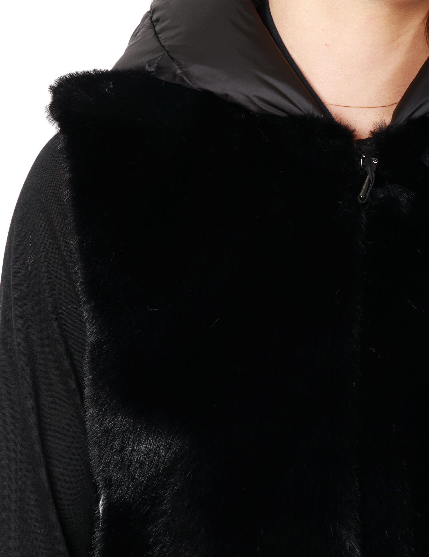 GILET DONNA SEVENTY NERO IN ECOPELLICCIA DAVANTI E IMBOTTITO DIETRO CON CAPPUCCIO