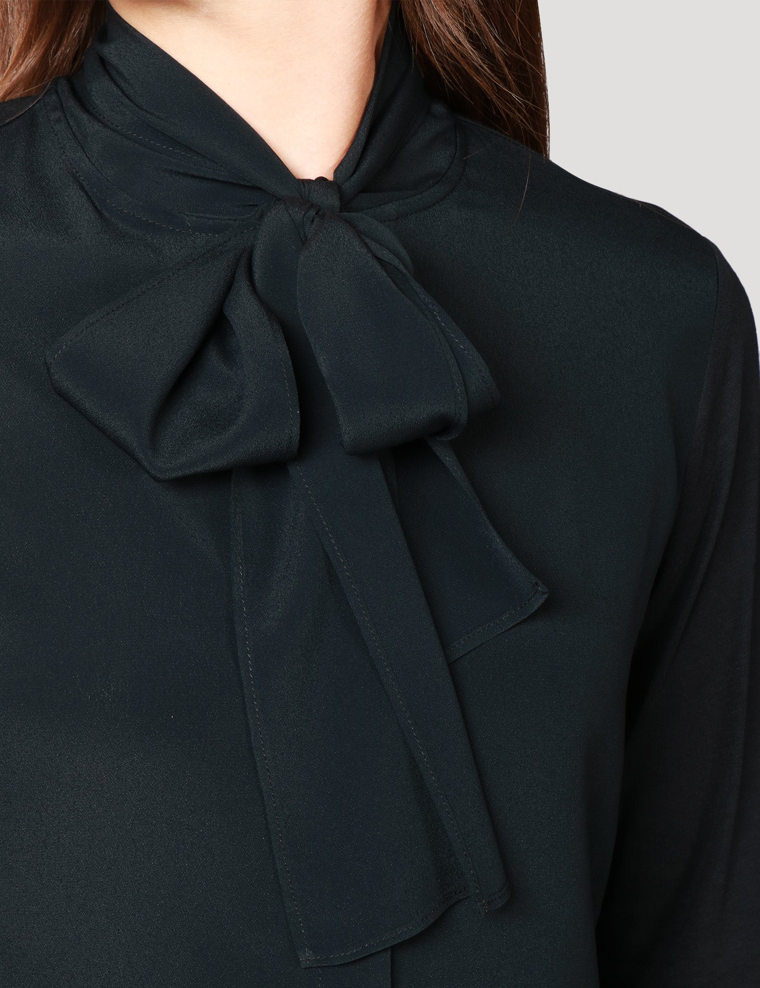 CAMICIA DONNA SEVENTY NERA IN CRèPE MISTO SETA CON FIOCCO AL COLLO