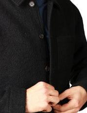 GIACCA UOMO UNIVERSAL WORKS NERA IN LANA CON COLLETTO E BOTTONI