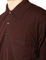MAGLIA PULLOVER UOMO UNIVERSAL WORKS MARRONE CON TASCHINO SUL PETTO IN LANA MERINO