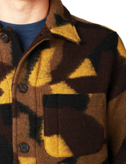 GIACCA UOMO UNIVERSAL WORKS CAMOUFLAGE IN LANA CON TASCHE DAVANTI E BOTTONI