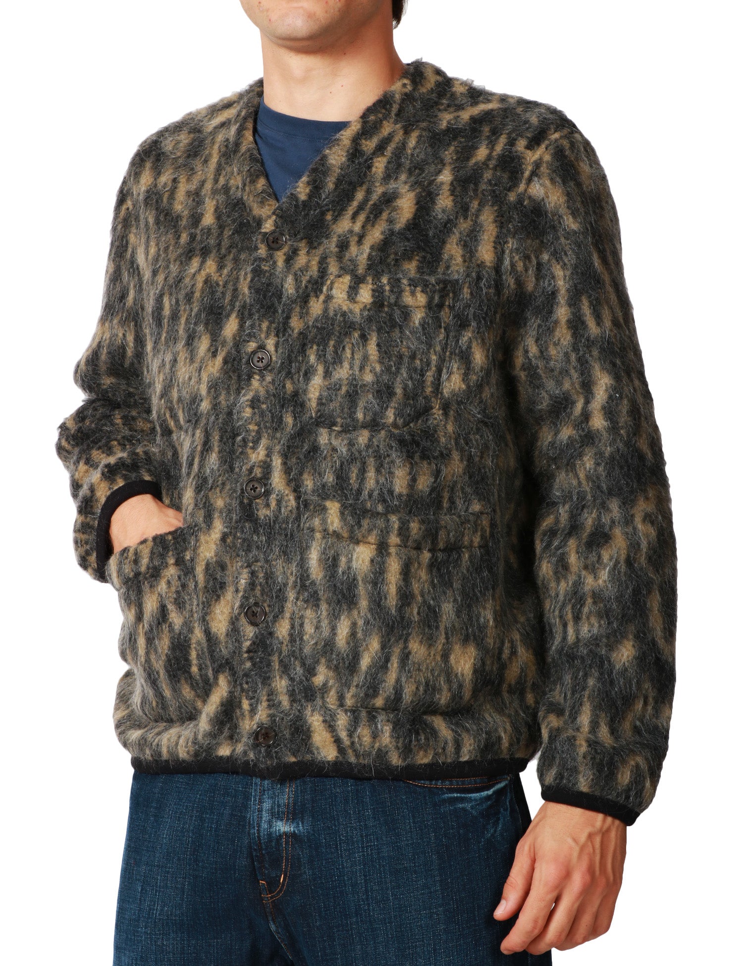 CARDIGAN UOMO UNIVERSAL WORKS CHARCOAL IN MISTO LANA CON BOTTONI E TASCHE