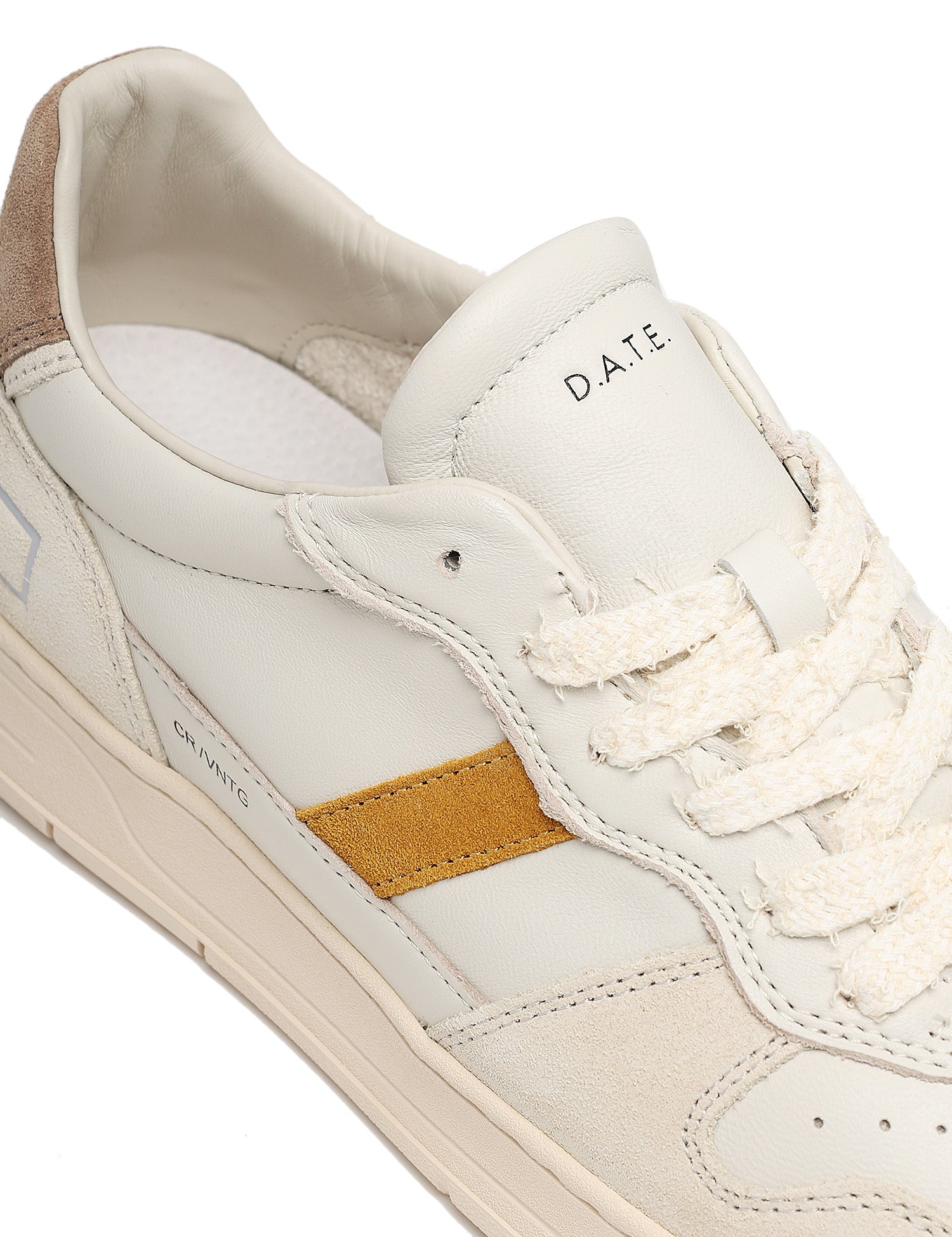 SCARPA UOMO D.A.T.E. COURT 2.0. VINTAGE IVORY IN PELLE E SUEDE CON LACCI EFFETTO USED