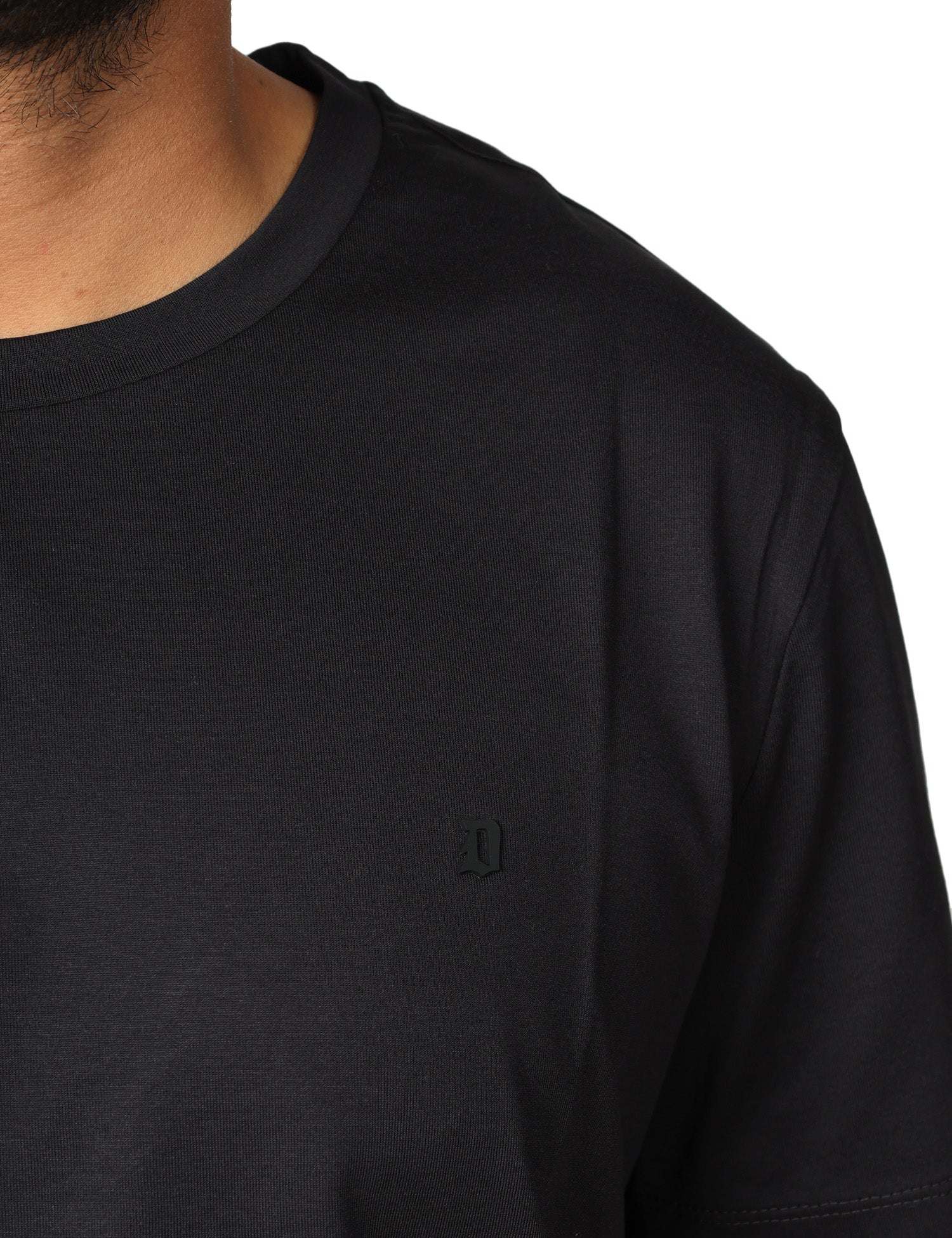 T-SHIRT UOMO DONDUP NERA GIROCOLLO IN JERSEY CON D LOGO SUL RICAMATA SUL PETTO