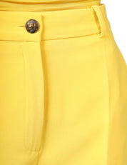 SHORTS DONNA ELISABETTA FRANCHI GIALLO IN CRèPE LEGGERO CON RISVOLTO E BOTTONE LOGO