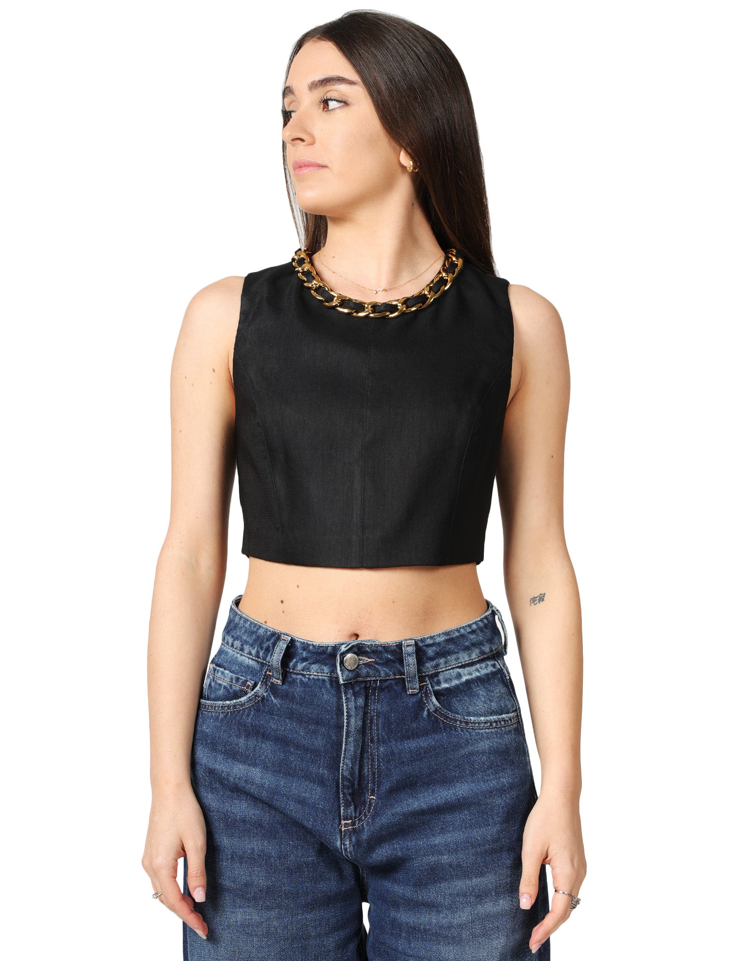 TOP ELISABETTA FRANCHI NERO TAGLIO CROP IN MISTO LINO CON CATENA ORO SULLO SCOLLO