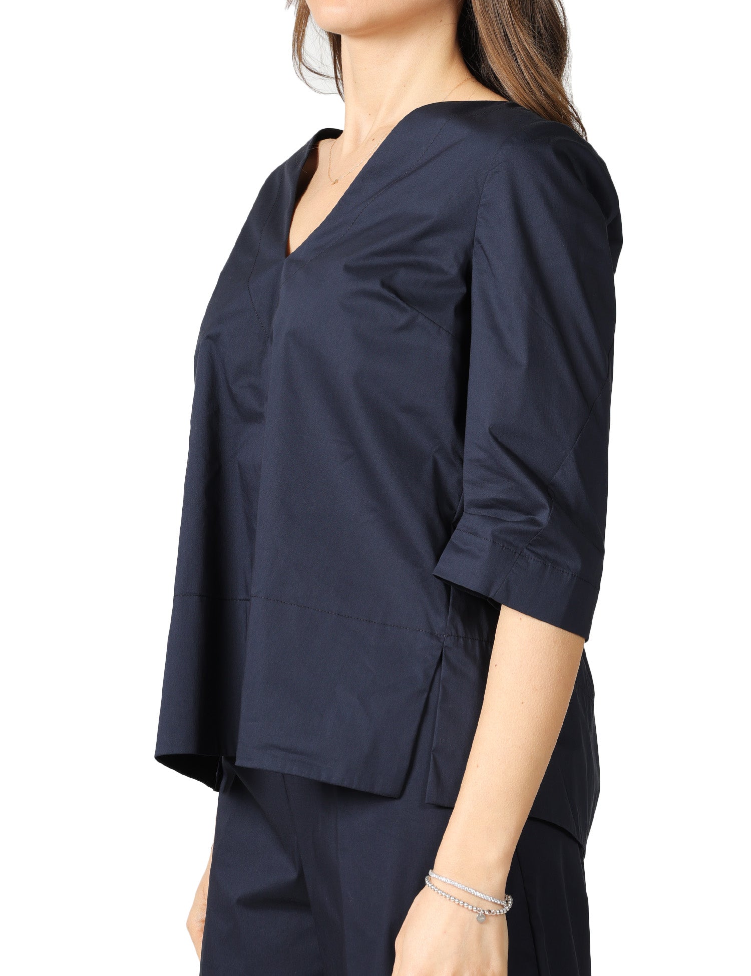 BLUSA LIVIANA CONTI DEANNA BLU NOTTE IN POPELINE STRETCH CON SCOLLO A V E MANICHE AL GOMITO