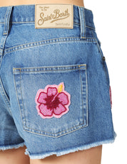 SHORTS DONNA MC 2 SAINT BARTH MUSA IN DENIM CON PATCH FLOREALI DI PERLONE