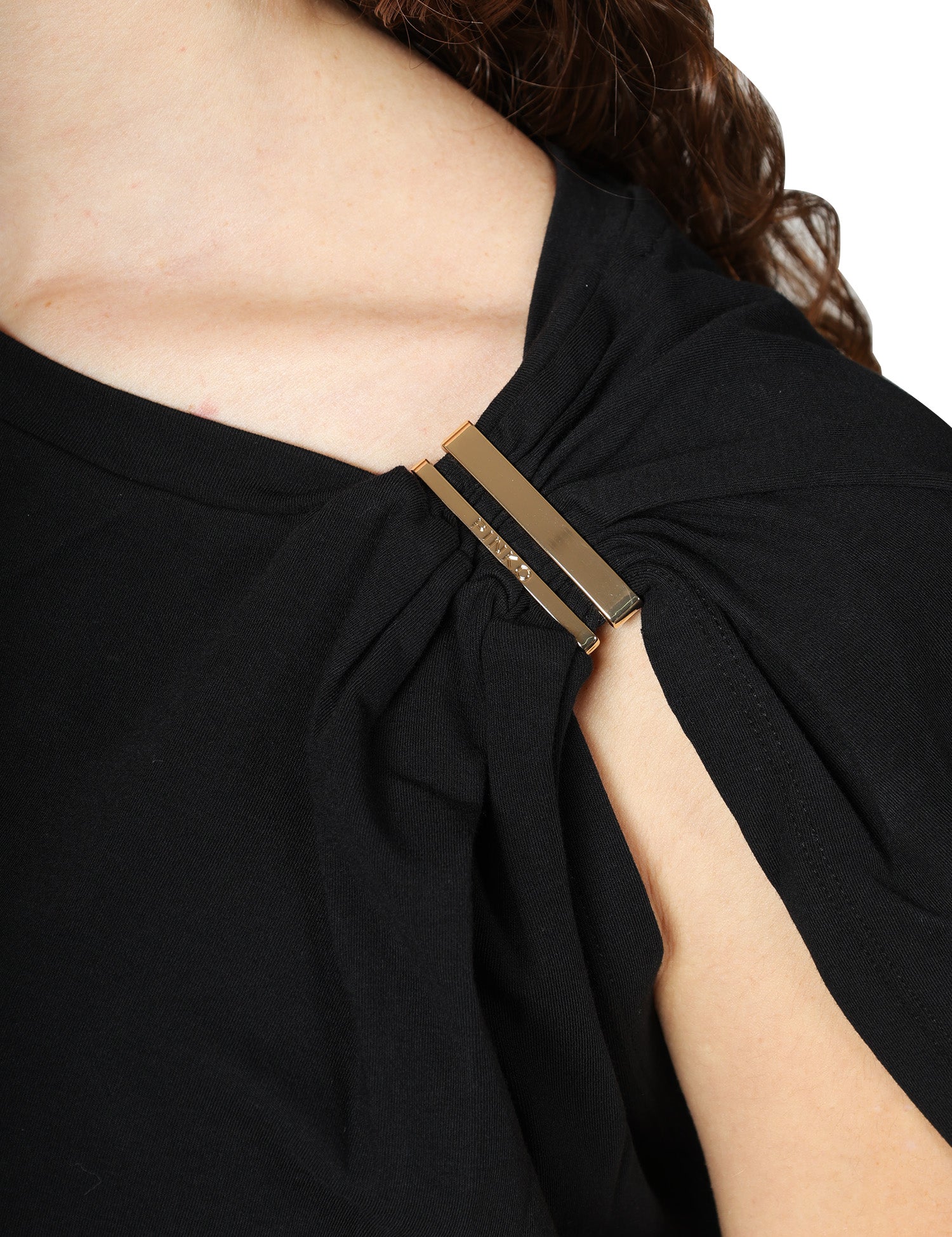 TOP DONNA PINKO MELODY NERO IN INTERLOCK STRETCH DI COTONE CON APPLICAZIONE ORO SULLA SPALLA