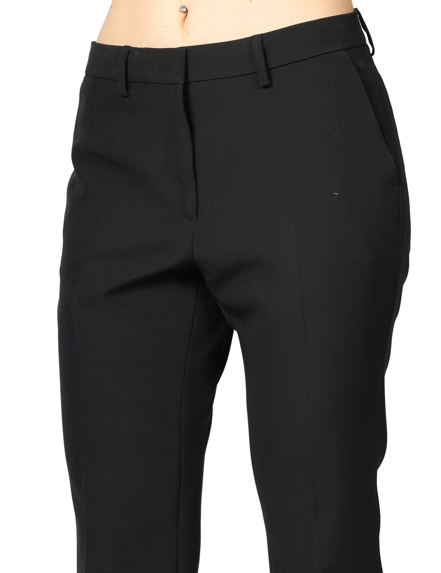 PANTALONE DONNA SEVENTY NERO IN TESSUTO TECNICO BISTRETCH CARROT FIT ALLA CAVIGLIA