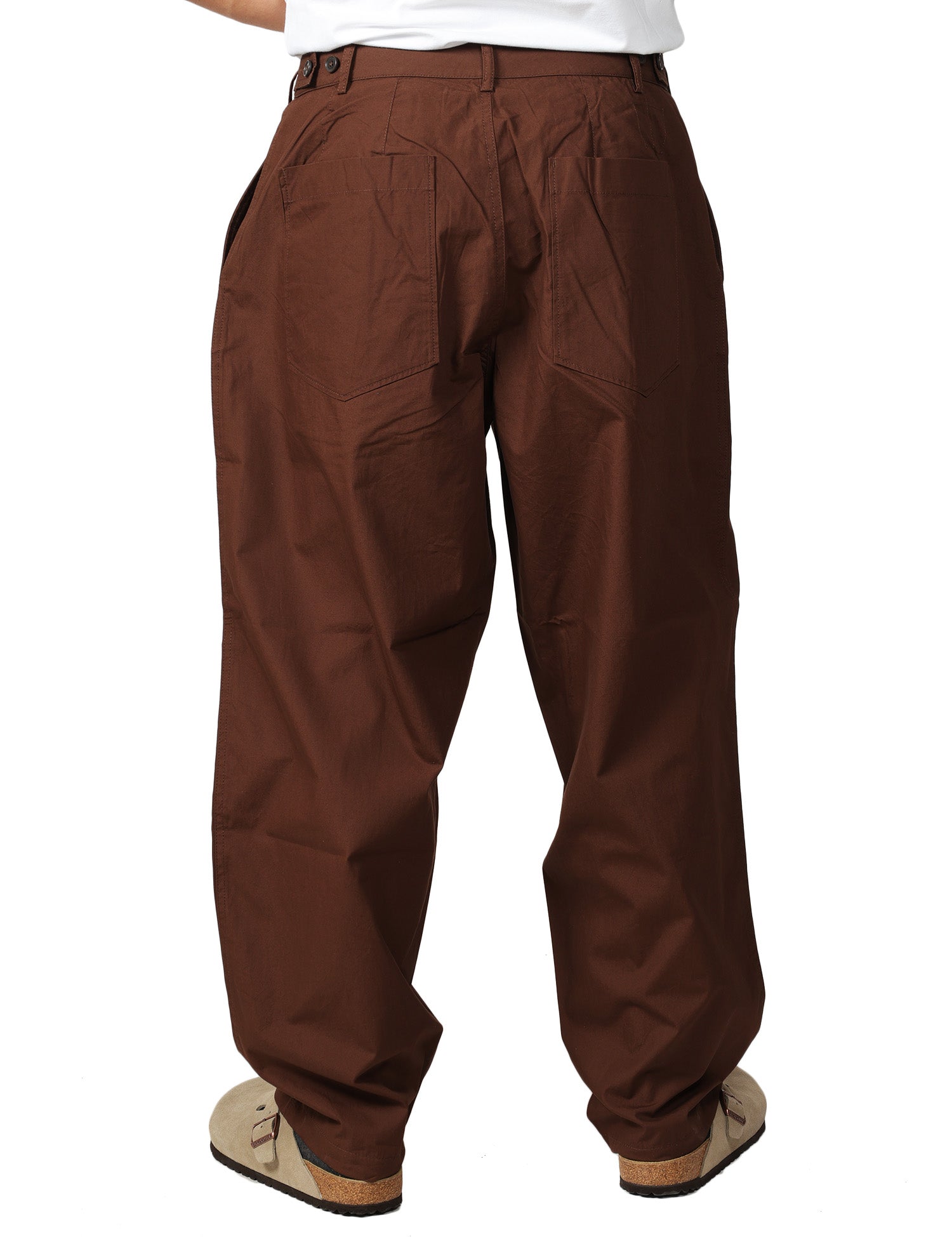 PANTALONE UOMO UNIVERSAL WORKS DUTCH PANT BROWN AMPIO CON PINCES CUCITE