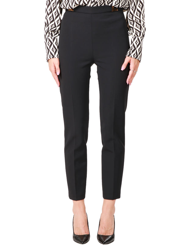 Pantalone dritto in crêpe con placche logo