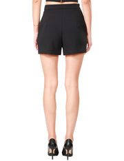 Short in crêpe con placche logo