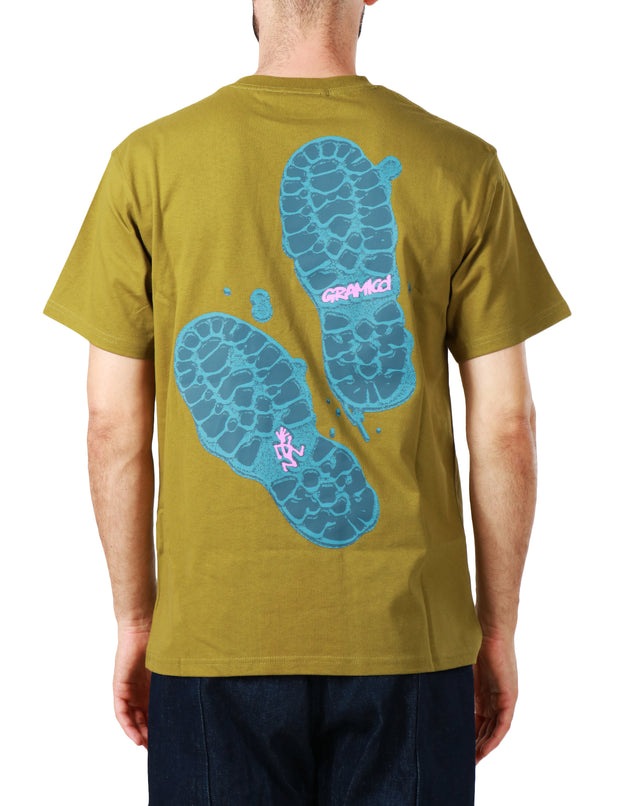 T-shirt footprints tee
