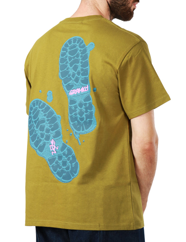 T-shirt footprints tee